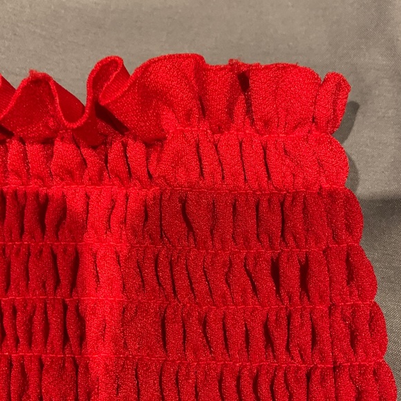 Red ruffle strapless top ❤️ - Picture 2 of 4